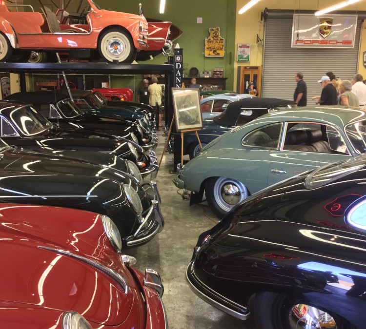 Mike Malamut Vintage Car Museum (Newbury&nbspPark,&nbspCA)